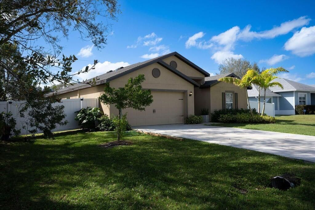 414 SW Dahled Avenue, Port Saint Lucie, FL 34953 Photo