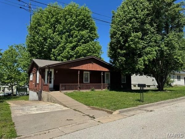 201 Roberta Street , New Haven, MO 63068