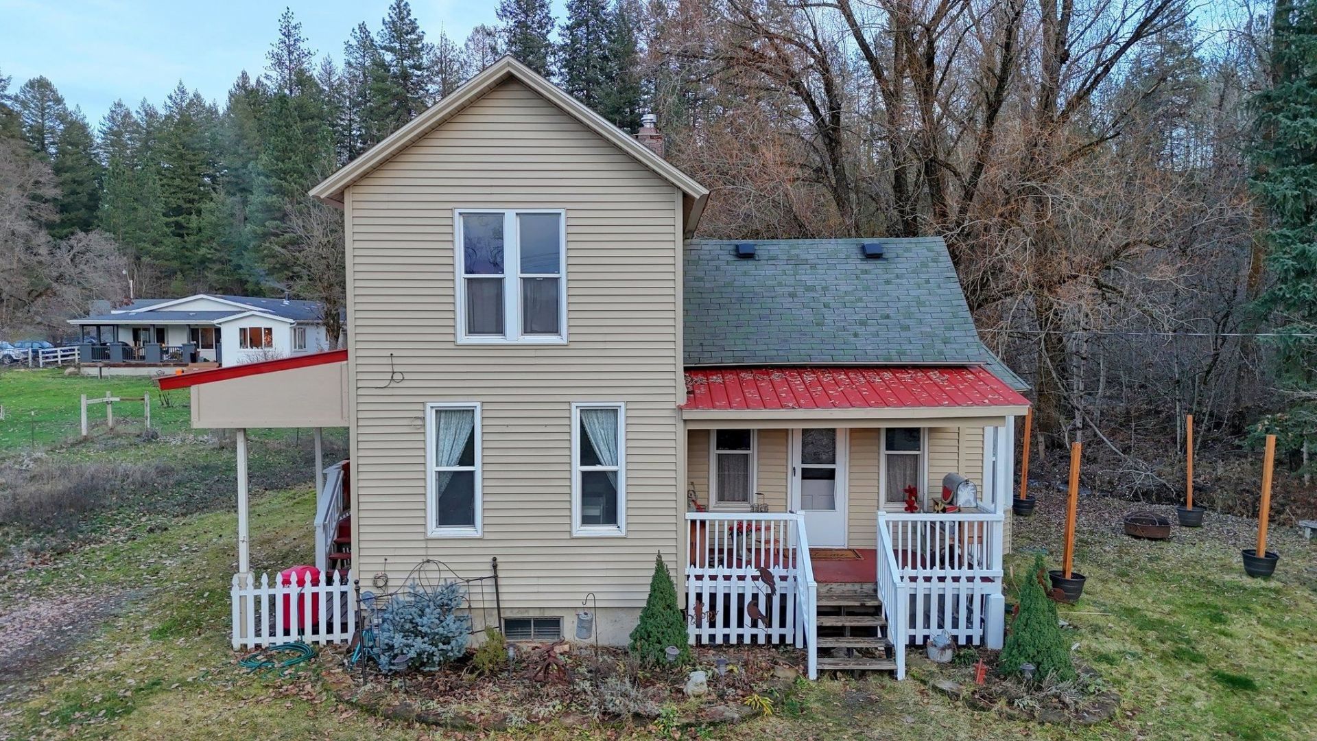 3926 E Chattaroy Rd, Chattaroy, WA 99003 Main Photo