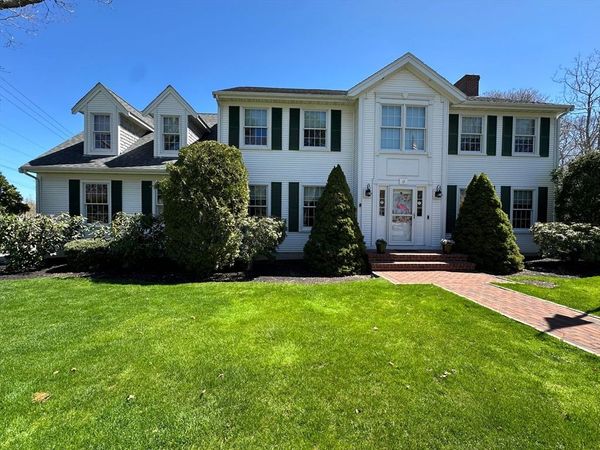 12 Gordon Ln, Yarmouth, MA 02675