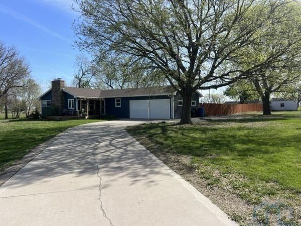 1909 N University Rd., Vermillion, SD 57069