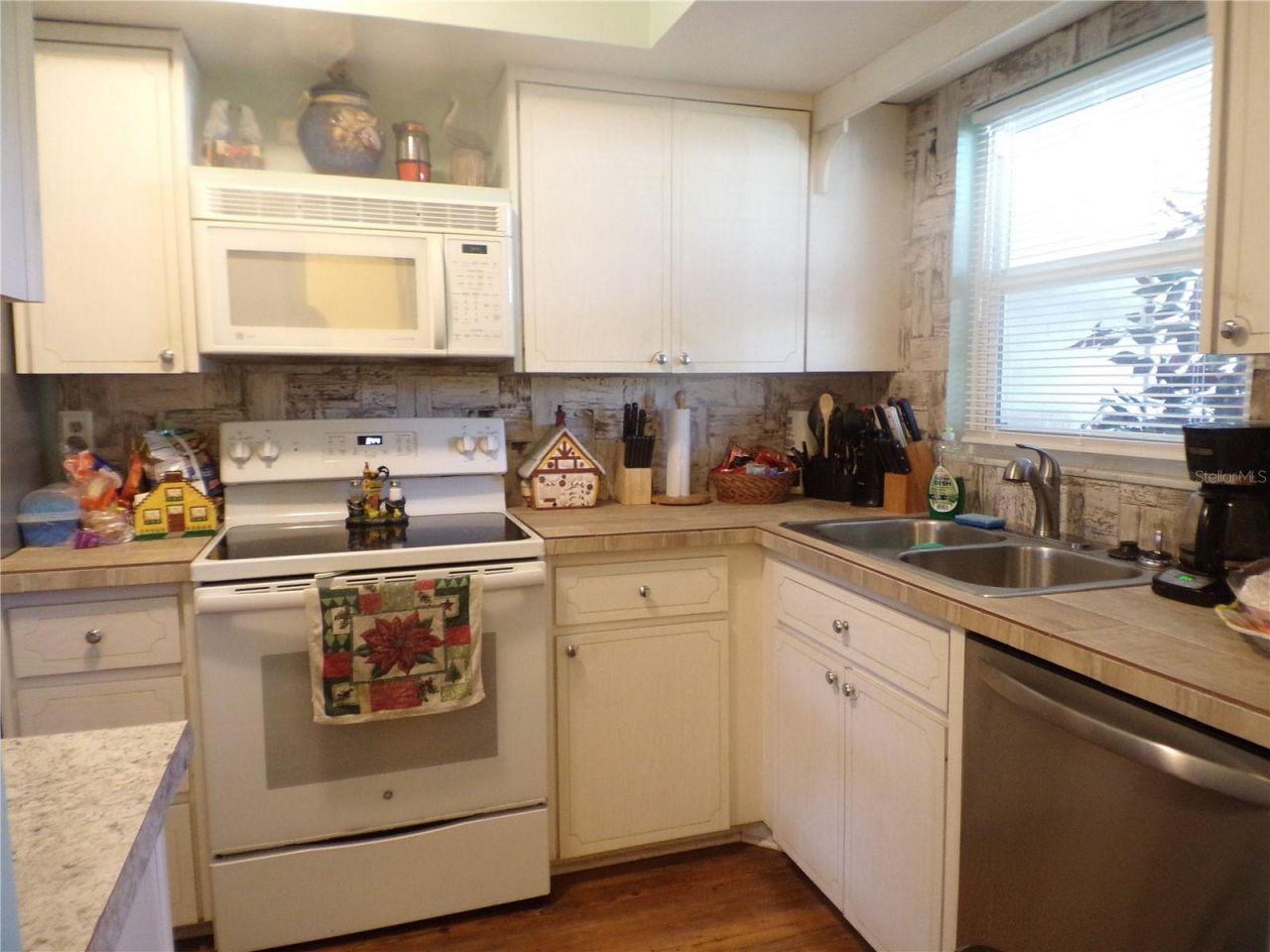 670 Park Circle , Bradenton, FL 34207 Photo