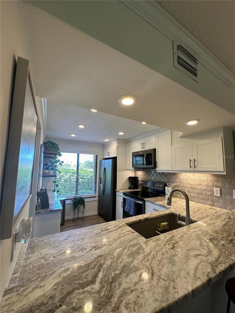 6104 Palma Del Mar Boulevard S, Unit 102, Saint Petersburg, FL 33715 Photo