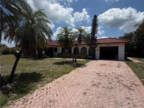 24898 Trost BLVD , BONITA SPRINGS, FL 34135