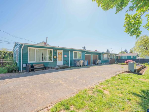 1178 Hiatt (1174, 1160) St, Lebanon, OR 97355