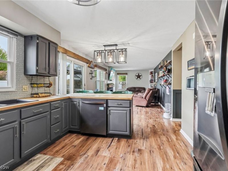 999 Pheasant Run Drive, Medina, OH 44256 Photo 5