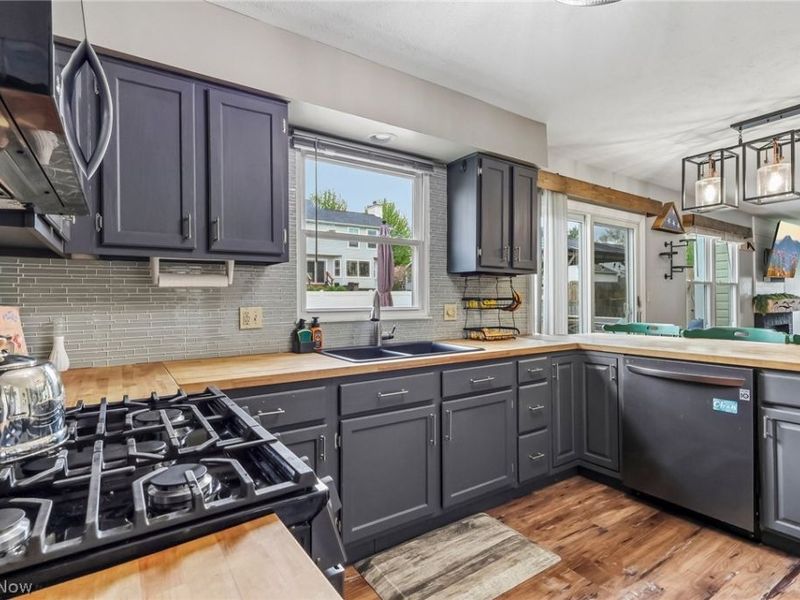 999 Pheasant Run Drive, Medina, OH 44256 Photo 6