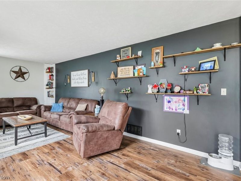 999 Pheasant Run Drive, Medina, OH 44256 Photo 7