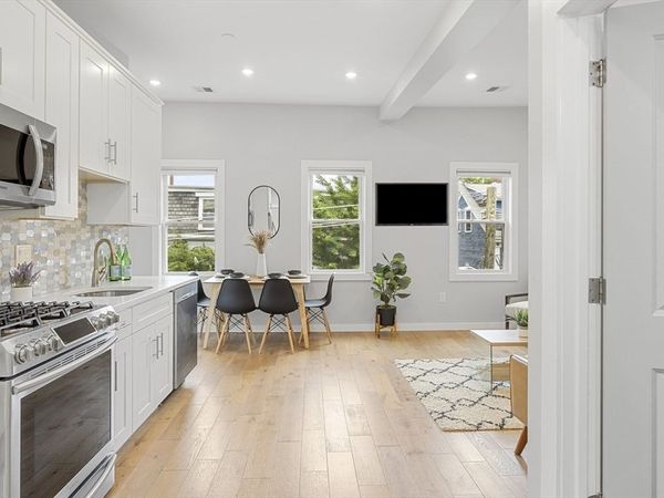 338 Hurley St, Unit 3, Cambridge, MA 02141