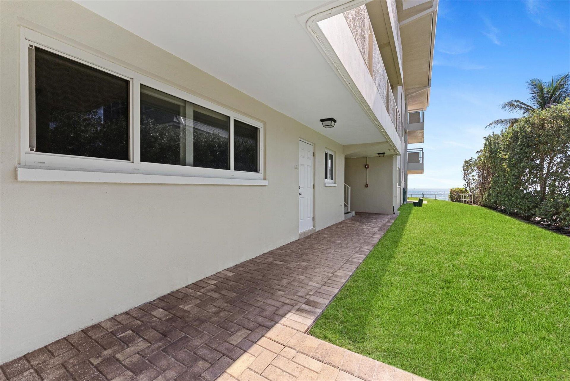 1199 Hillsboro Mile, Pompano Beach, FL 33062 Photo