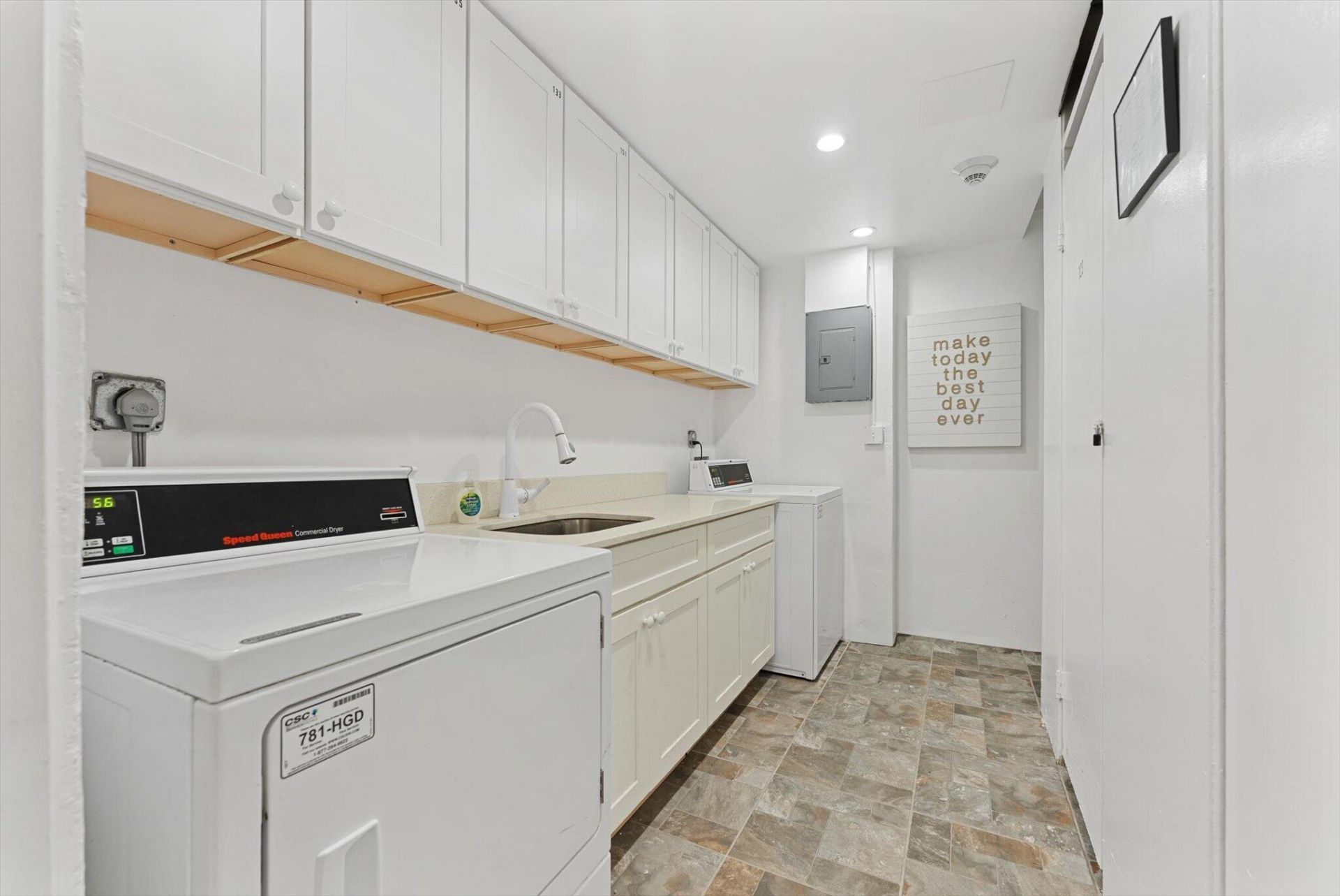 1199 Hillsboro Mile, Pompano Beach, FL 33062 Photo