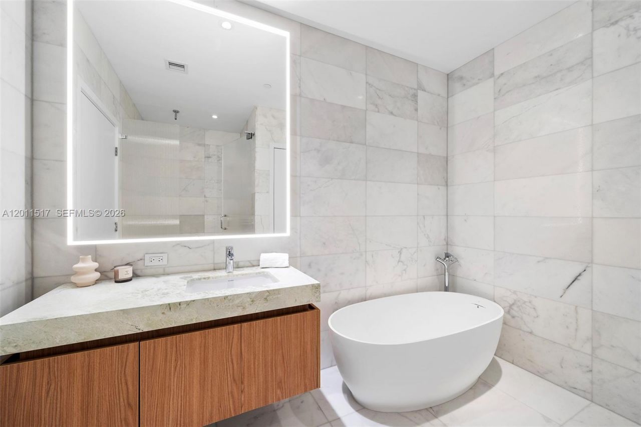 500 Alton Rd , Unit 501, Miami Beach, FL 33139 Photo