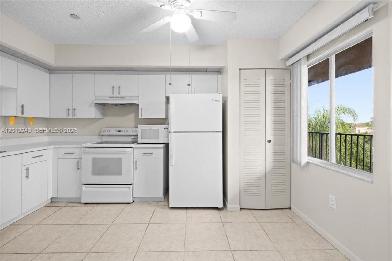 12551 SW 16th Ct, Unit 404C, Pembroke Pines, FL 33027 Photo