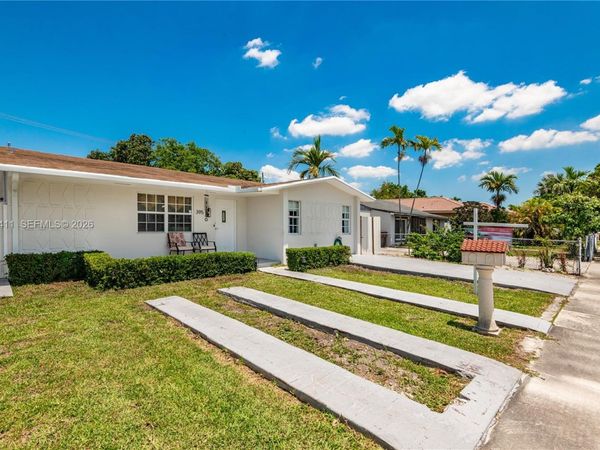 395 W 39th Pl, Hialeah, FL 33012