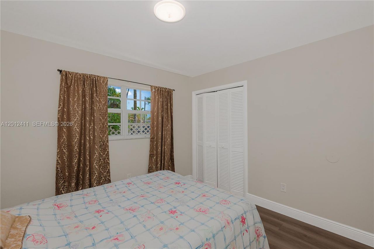 395 W 39th Pl , Hialeah, FL 33012 Photo
