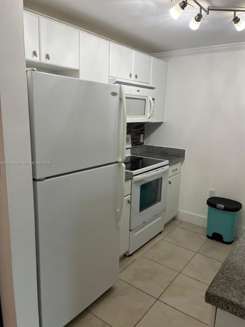 2740 SW 28th Ter , Unit 203, Miami, FL 33133 Photo