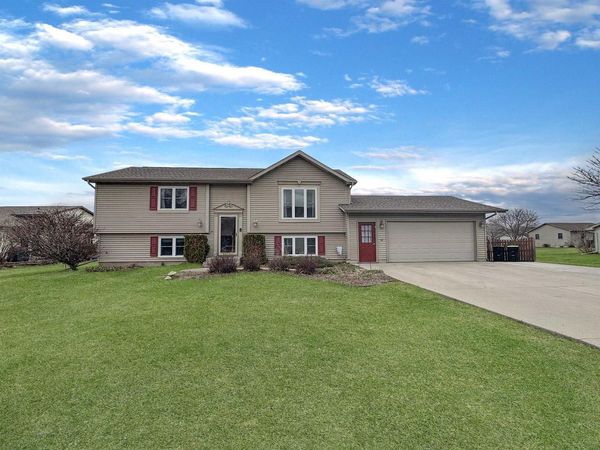 2012 24TH AVENUE, Menominee, MI 49858