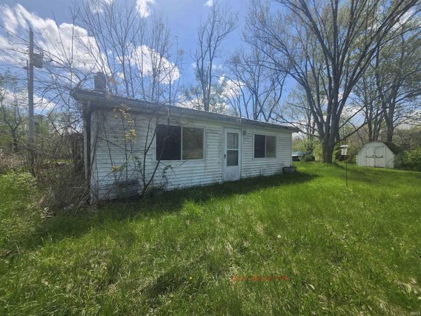 5784 S Woodland Lane, Warsaw, IN 46580