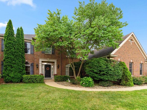 10080 Pemburry Drive, Granger, IN 46530