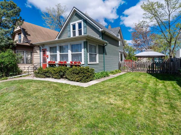 47 Lawson Avenue W, Saint Paul, MN 55117