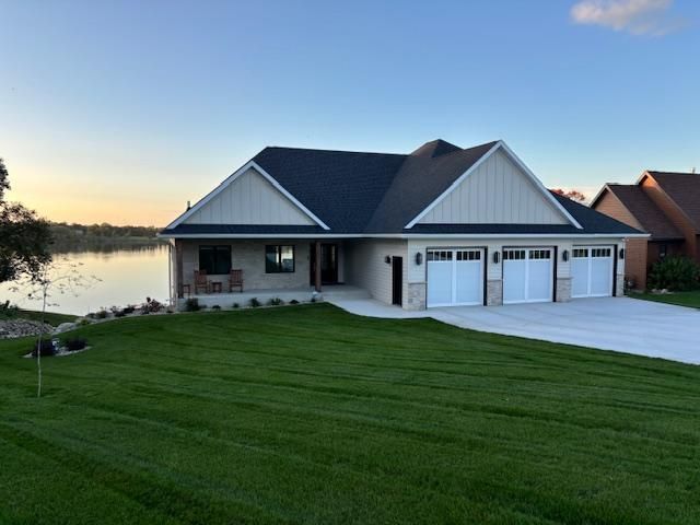 660 E Lake Cowdry Road NW, Alexandria, MN 56308