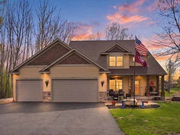 1431 Pioneer Circle , Houlton, WI 54082