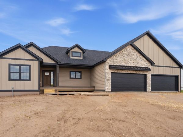 376 Moelter Lane, Hudson, WI 54016