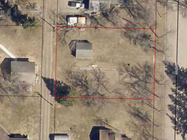 211 3rd Avenue SE, Baudette, MN 56623