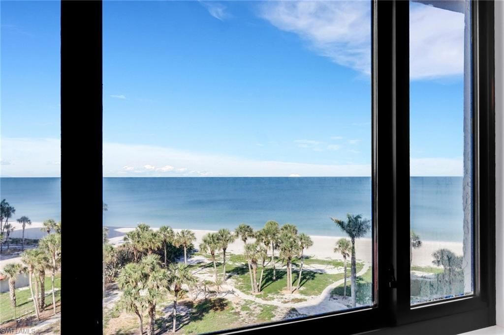 10851 Gulf Shore Dr , Unit 502, Naples, FL 34108 Photo