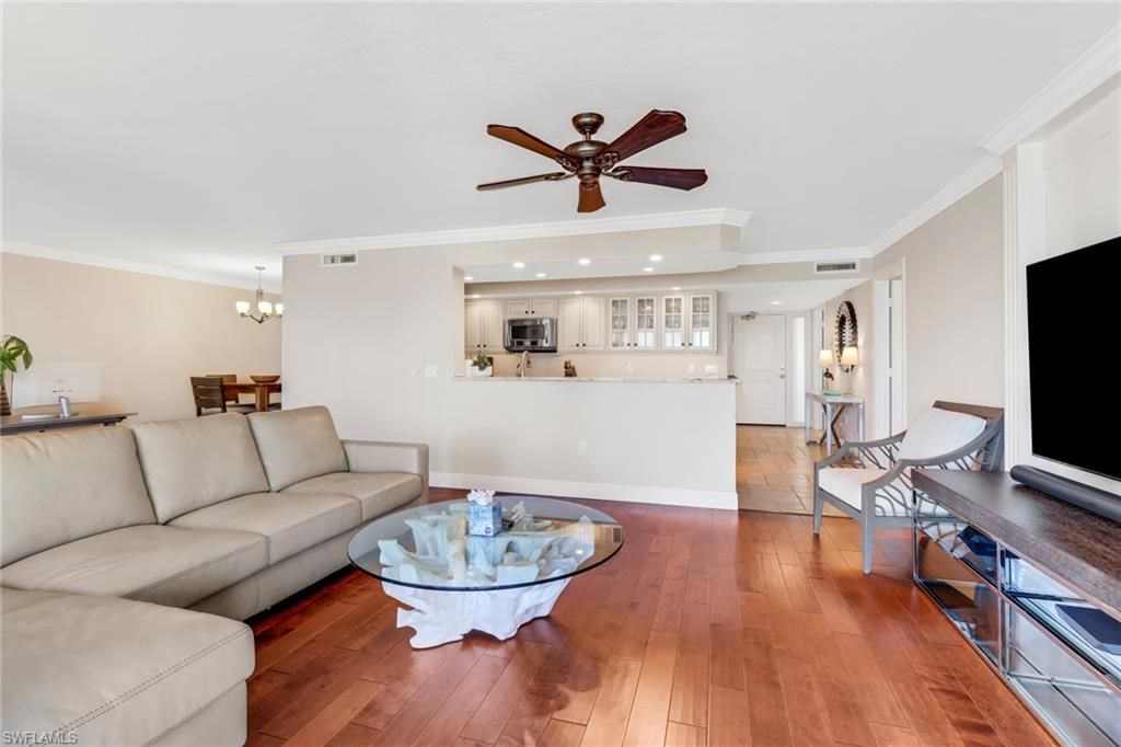 10851 Gulf Shore Dr , Unit 502, Naples, FL 34108 Photo