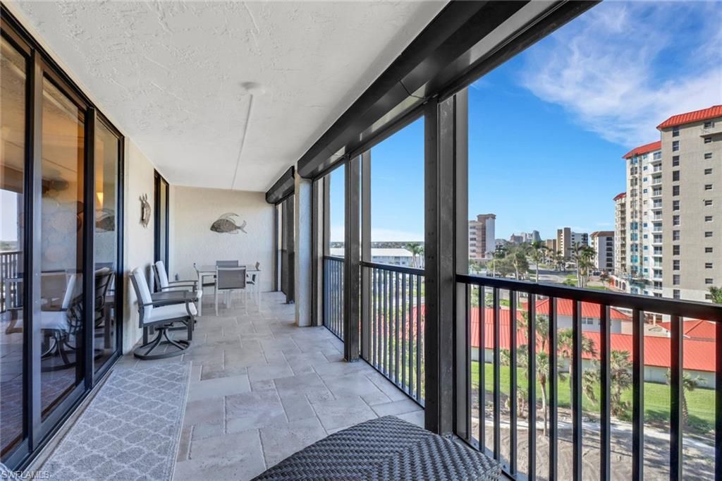 10851 Gulf Shore Dr , Unit 502, Naples, FL 34108 Photo