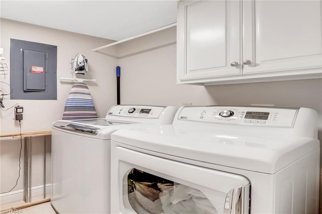 10851 Gulf Shore Dr , Unit 502, Naples, FL 34108 Photo