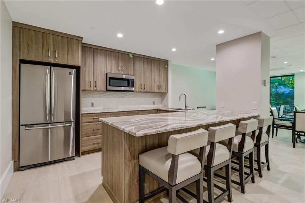 10851 Gulf Shore Dr , Unit 502, Naples, FL 34108 Photo