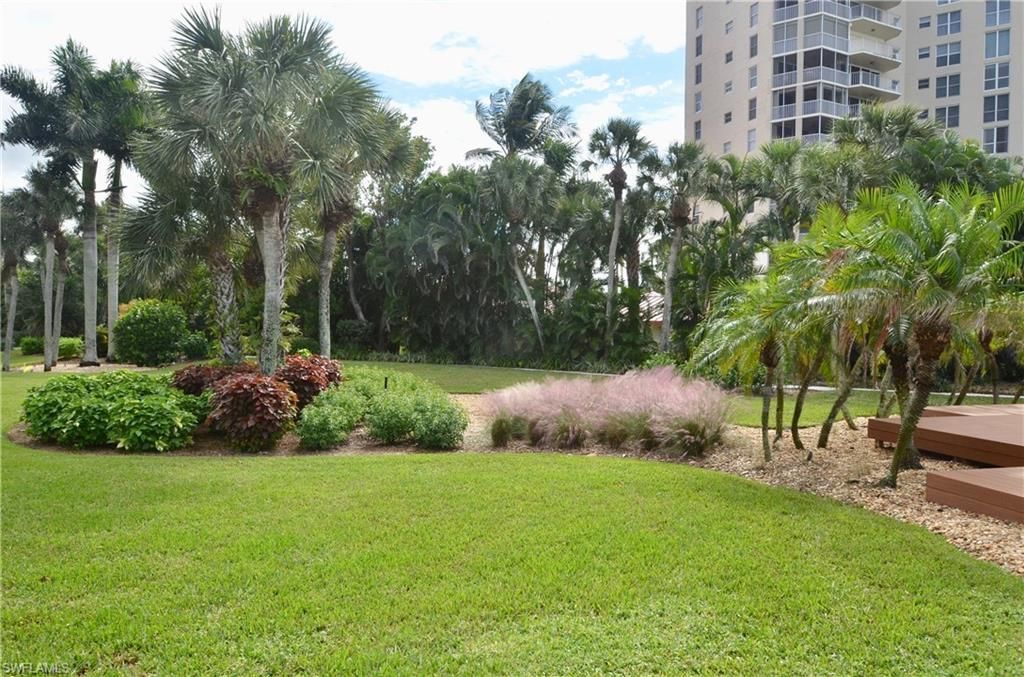 10851 Gulf Shore Dr , Unit 502, Naples, FL 34108 Photo