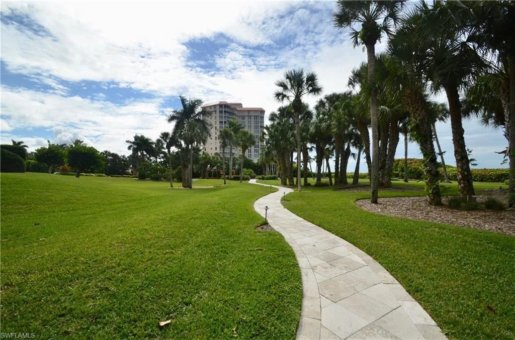 10851 Gulf Shore Dr , Unit 502, Naples, FL 34108 Photo