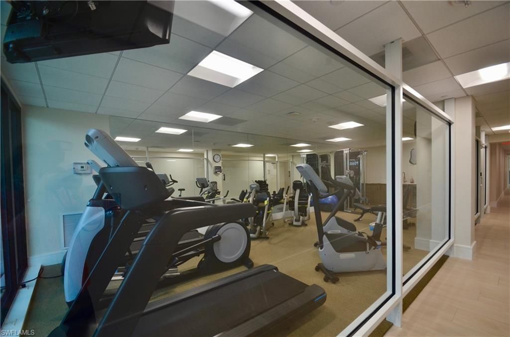 10851 Gulf Shore Dr , Unit 502, Naples, FL 34108 Photo