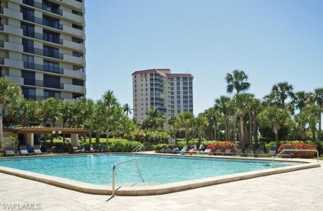 10851 Gulf Shore Dr , Unit 502, Naples, FL 34108 Photo