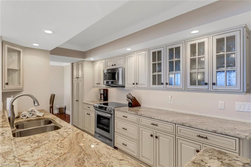 10851 Gulf Shore Dr , Unit 502, Naples, FL 34108 Photo