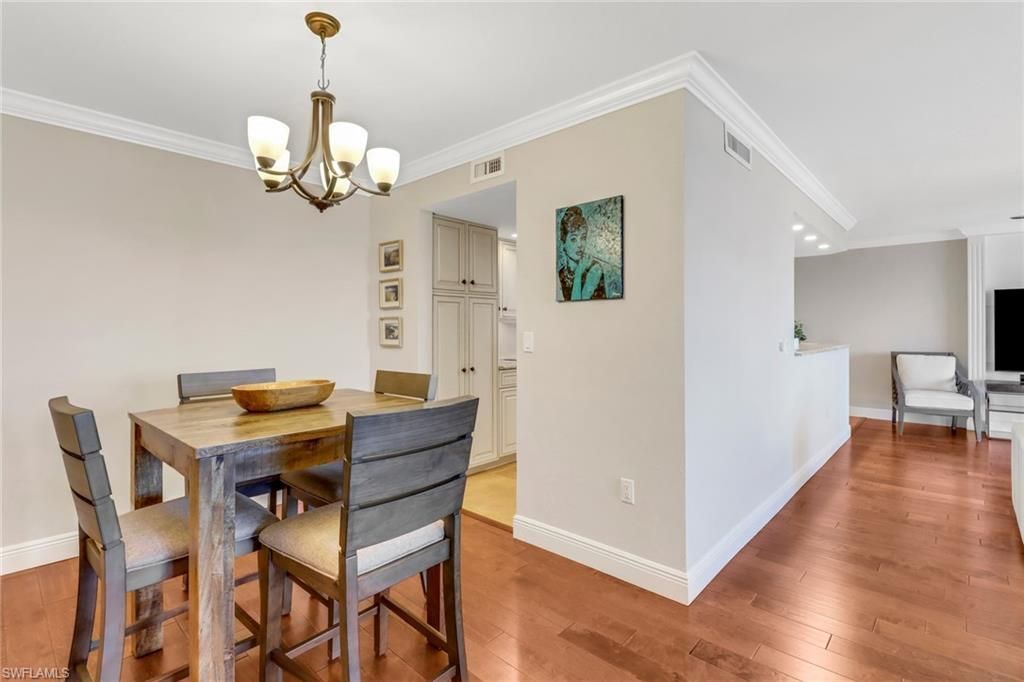10851 Gulf Shore Dr , Unit 502, Naples, FL 34108 Photo