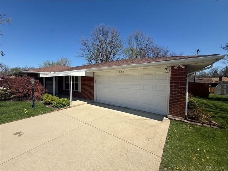 6418 Oakhurst Place, Vandalia, OH 45414 Photo 2