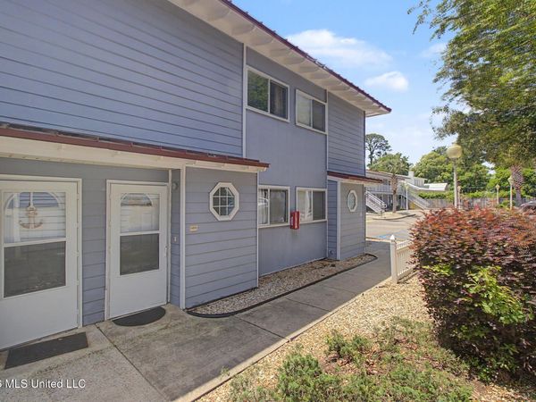 1664 Beach Boulevard, Biloxi, MS 39531