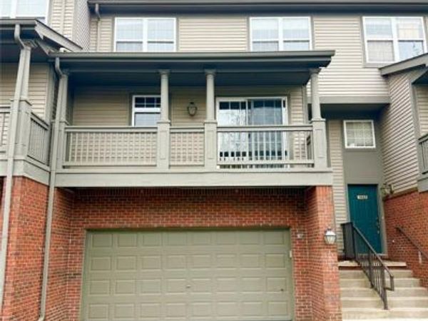 3044 Barclay Way, Ann Arbor, MI 48105