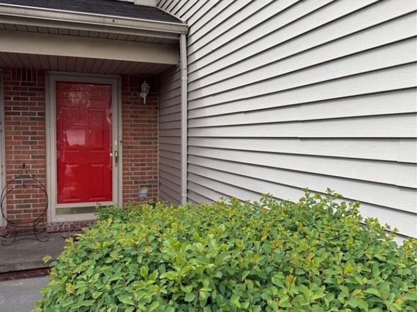 17469 Gateway Circle, Southfield, MI 48075