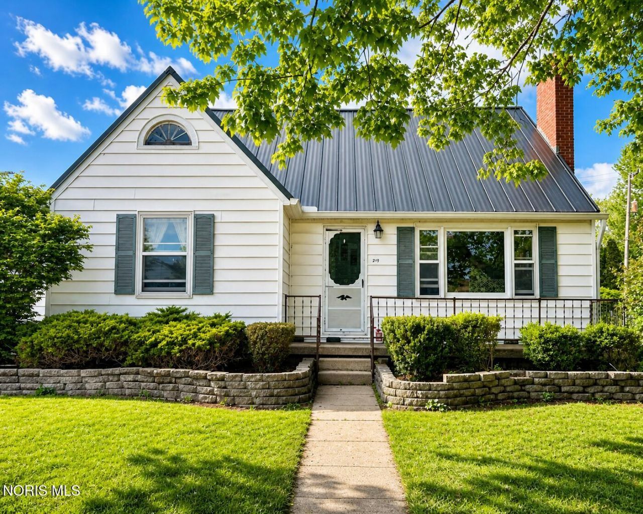 213 E Gerhart Street, Edgerton, OH 43517 Main Photo