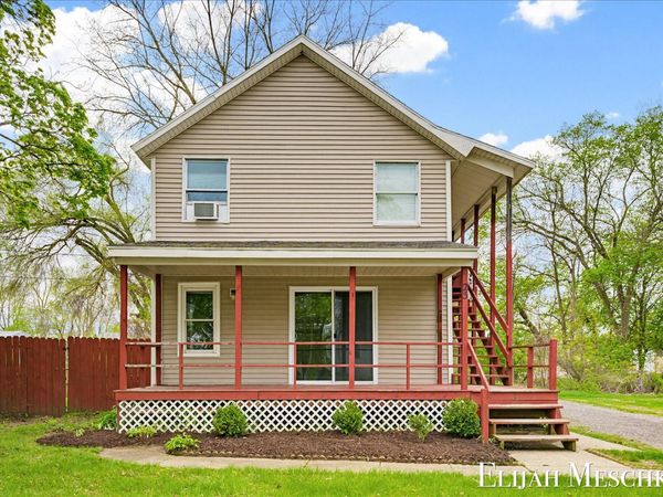 25 River Road NW, Sparta, MI 49345