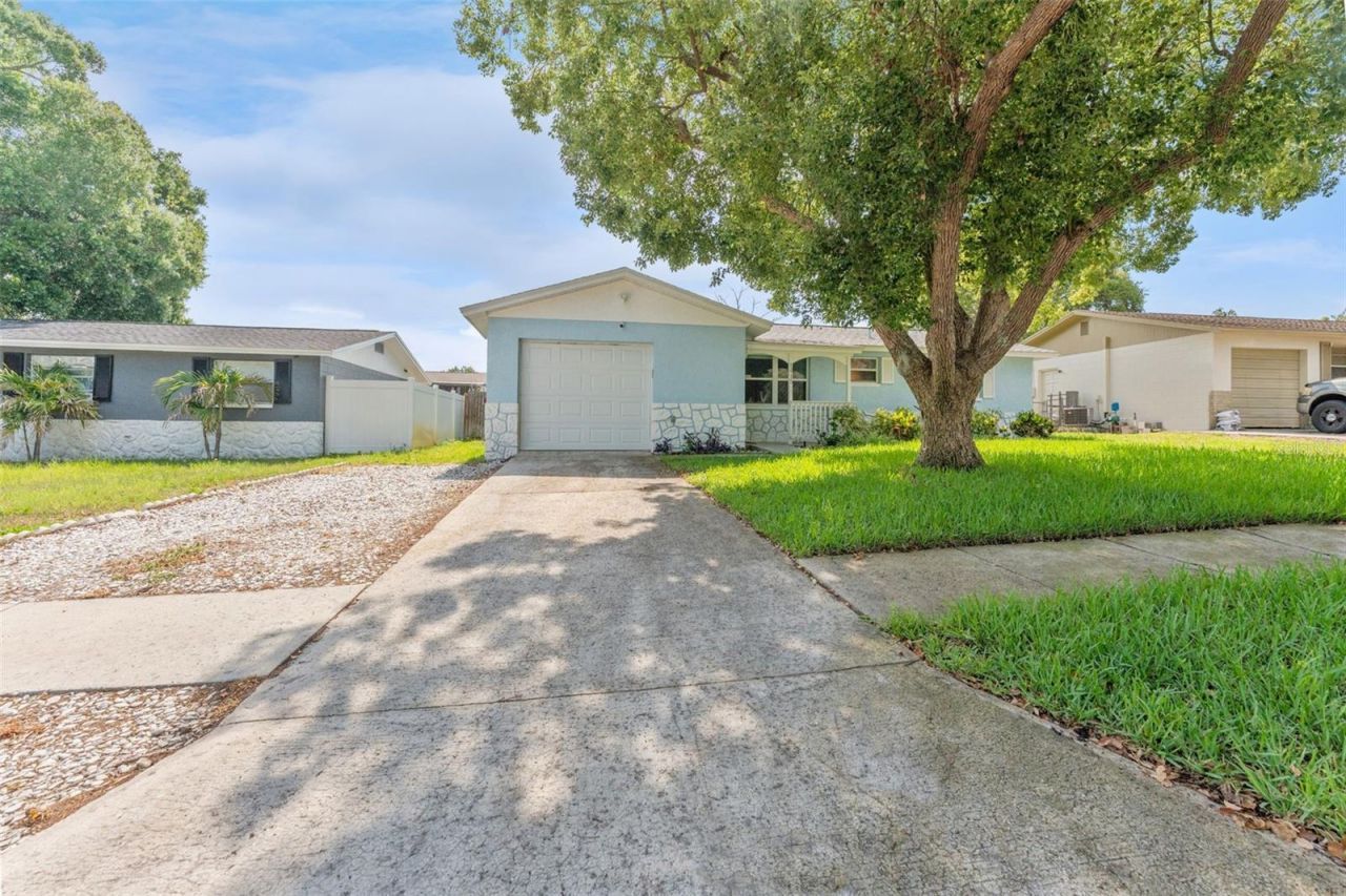 1415 Coppertree Dr, Tarpon Springs, FL 34689 Main Photo