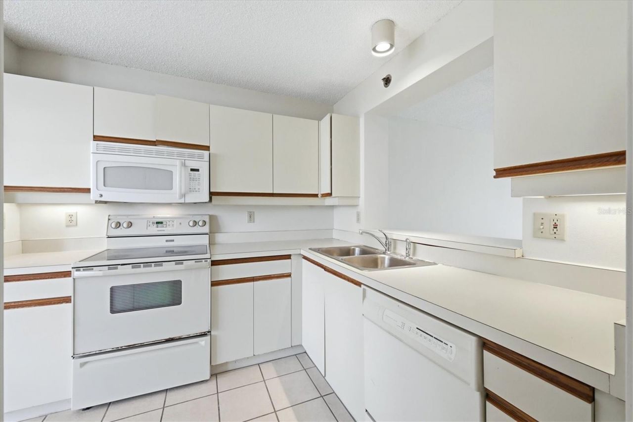 4440 Fairways Boulevard, Unit 108, Bradenton, FL 34209 Photo