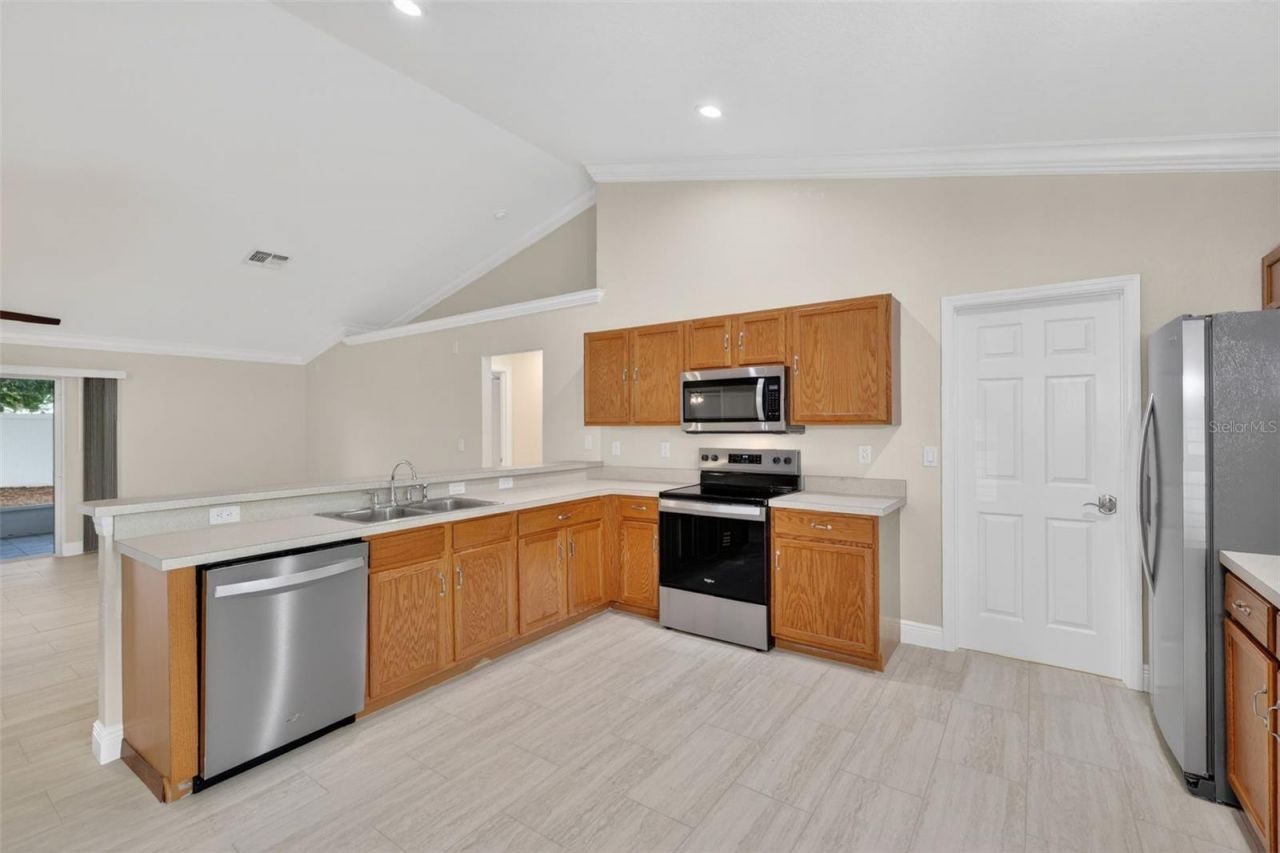 2294 Knollwood Drive , Leesburg, FL 34748