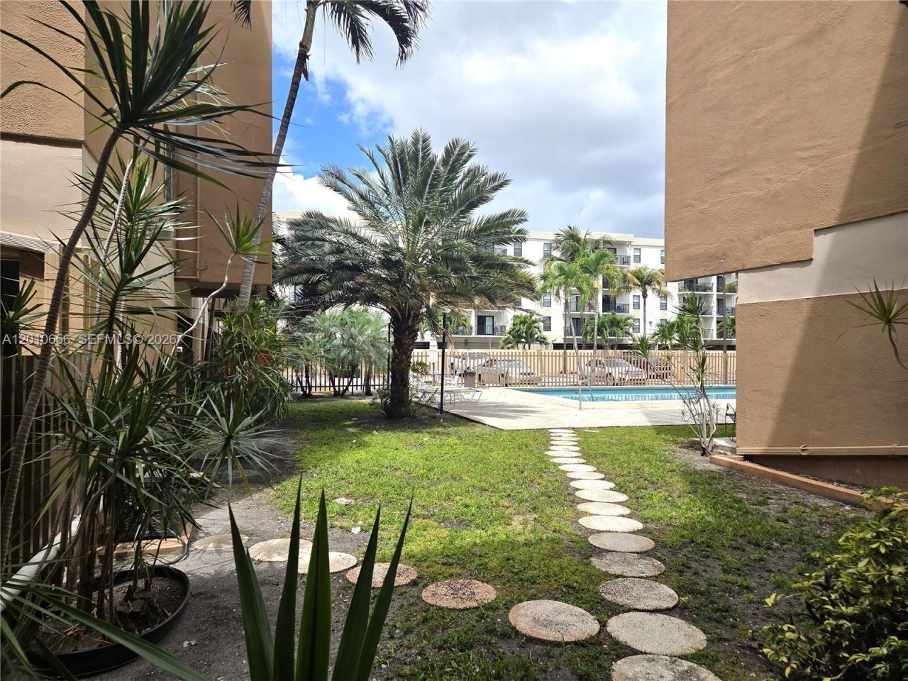 4670 W 13th Ln , Unit 507, Hialeah, FL 33012 Photo