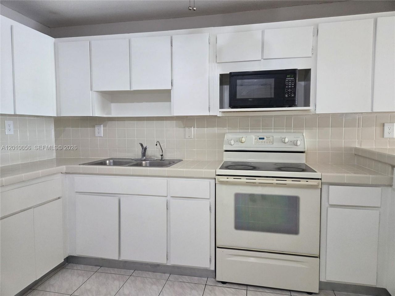 4670 W 13th Ln , Unit 507, Hialeah, FL 33012 Photo